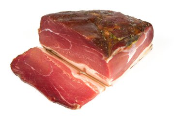 İtalyan speck üzerinde beyaz izole