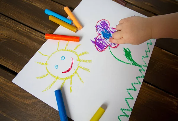 Criança Desenho Mesa Madeira — Fotografia de Stock