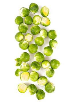 Beyaz arka planda Brüksel lahanası