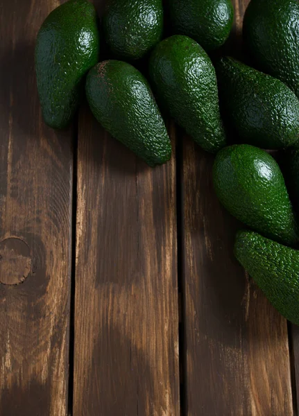 Avocado Donker Houten Oppervlak — Stockfoto