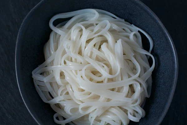 Noodles Ρυζιού Ένα Μπολ Μαύρο — Φωτογραφία Αρχείου