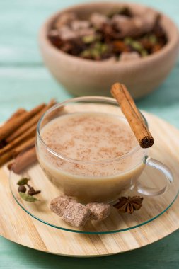 Farklı baharatlı Masala çayı