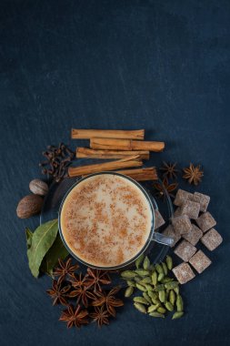 Farklı baharatlı Masala çayı