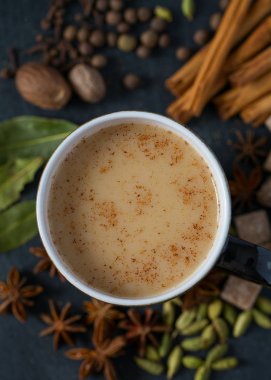 Farklı baharatlı Masala çayı