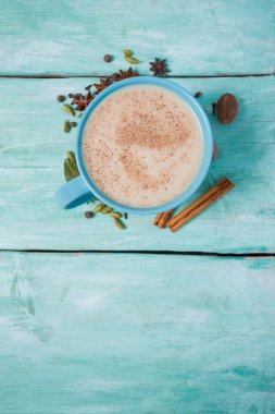 Farklı baharatlı Masala çayı