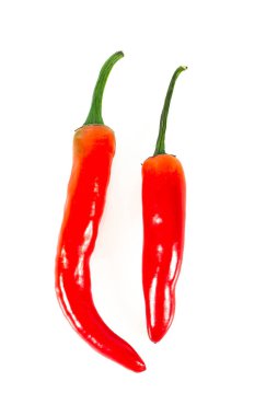 Kırmızı biber beyaz üzerine izole edilmiş.