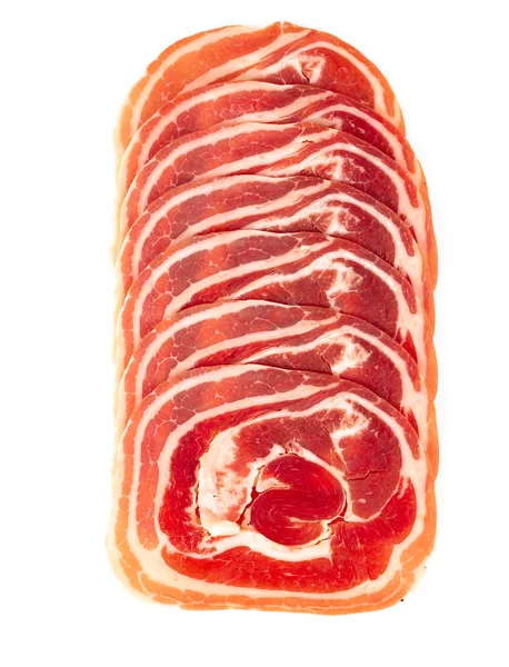 Close up de bacon pancetta italiano isolado — Fotografia de Stock
