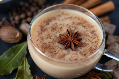 Farklı baharatlı Masala çayı