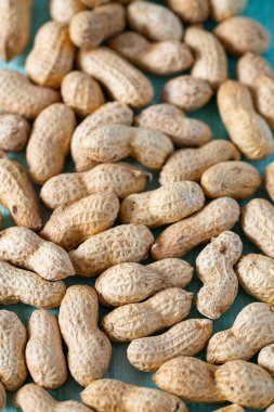 fıstık ahşap yüzey üzerinde