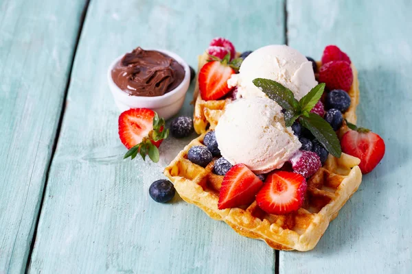 Sweet belgian waffles with berries and ice cream — Stock Photo, Image