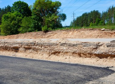 yol inşaatı, yeni ve eski asfalt arasındaki fark