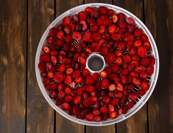 Tranches Fraise Sur Porte Sèche Fruits — Photo