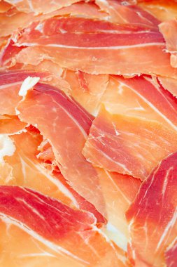 İspanyol jamon serrano beyaz izole
