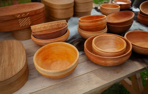 Beautiful wooden bowl on a street market — Stock Photo, Image