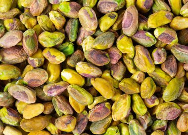 çiğ antep fıstığı beyaz izole