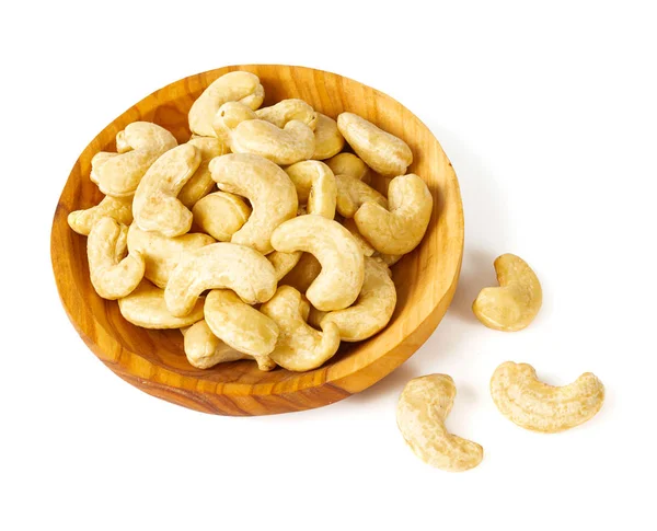 Cashewnoten in een kom geïsoleerd op witte achtergrond — Stockfoto