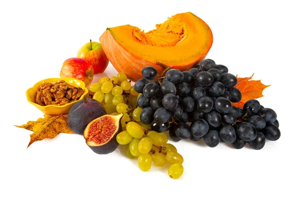 Frutta e verdura autunnali isolate su bianco — Foto Stock