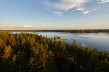 Kuleden manzara, akşamları güzel göl.