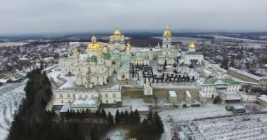 Kutsal Dormition Pochayiv Lavra, bir Ortodoks Manastırı Ternopil oblast Ukrayna Hava görünümünü. Doğu Avrupa