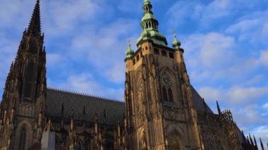 Kamera eski gothical Prag Kalesi Saint Vitus Katedrali günbatımı tarihi ortaçağ mimarisi Avrupa eski şehirde sırasında ortaya çıkarır