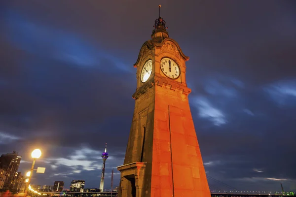 Pegeluhr Torre Dell Orologio Dusseldorf Dusseldorf Renania Settentrionale Vestfalia Germania — Foto Stock