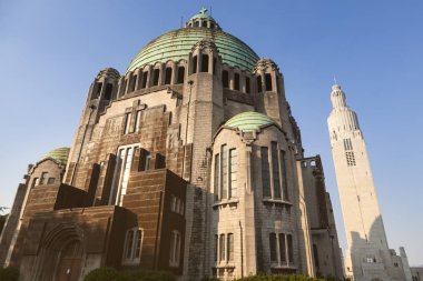 Kutsal Kalp kilise ve Liege Interallied Anıtı. Liege, Valonya, Belçika.