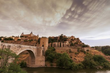 Toledo Alcantara köprü. Toledo, Kastilya La Mancha, İspanya.
