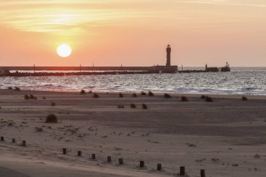 Geceleri Dunkirk 'ün mimarisi. Dunkirk, Hauts-de-France, Fransa.