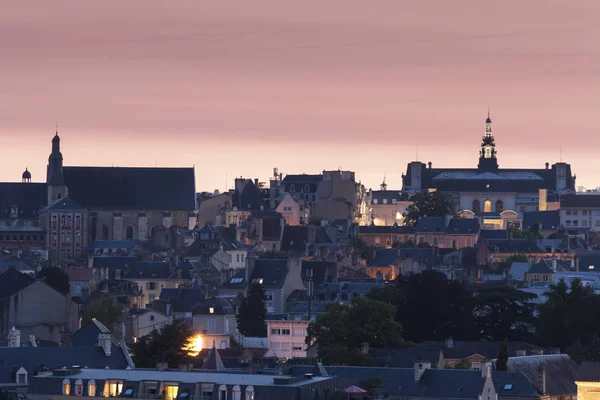 Panorama Poitiers Med Rådhus Ved Solnedgang Poitiers Nouvelle Aquitaine Frankrig - Stock-foto