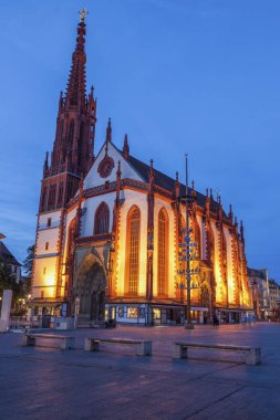 Wurzburg akşam içinde Marienkapelle. Wurzburg, Bavyera, Almanya.