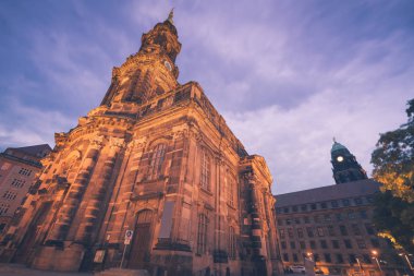 Kutsal Haç Kilisesi Dresden geceleri. Dresden, Saksonya, Almanya.