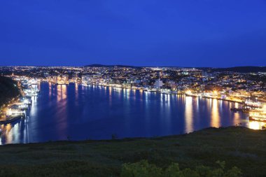 St John's Panorama adlı gece. St John's, Newfoundland ve Labrador, Kanada.