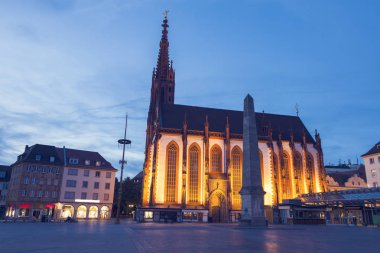 Marienkapelle akşam saat görülen Wurzburg içinde. Wurzburg, Bavyera, Almanya.
