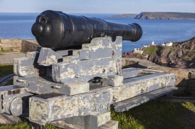 Giriş için bağlantı noktası St. John's yukarıda savaş topu. St John's, Newfoundland ve Labrador, Kanada.