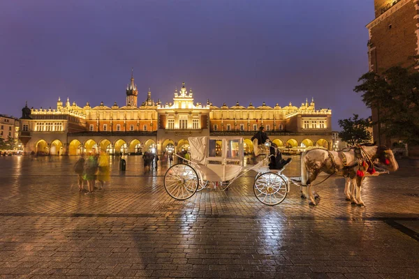 Regnerischer Abend in Krakau — Stockfoto