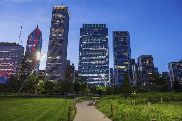Architectuur van Chicago's nachts — Stockfoto