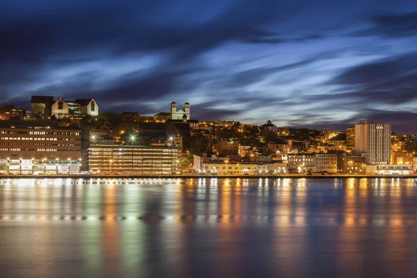 Panorama de St. John's la nuit — Photo