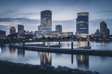 Milwaukee Panoraması geceleri