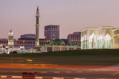 Doha'da Saat Kulesi ve Ulu Cami