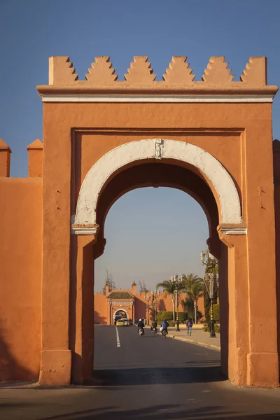Old gate in Marrakesh — Stock Photo, Image