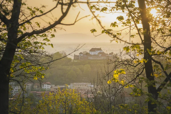 Panorama de Brasov al amanecer —  Fotos de Stock