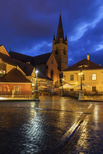 Cattedrale evangelica di Santa Maria e Ponte delle Bugie a Sibiu — Foto Stock