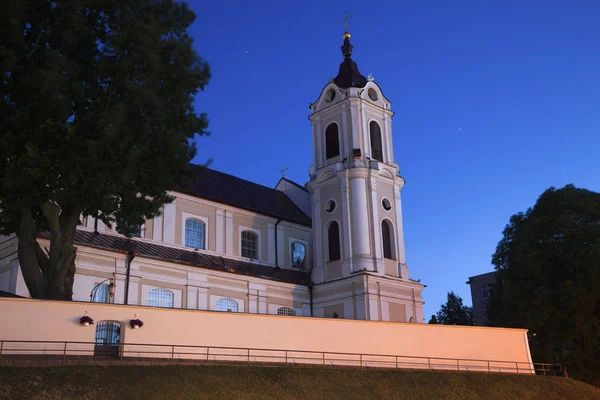 Chiesa francescana di Grodno di notte — Foto Stock