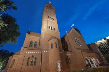 Aziz Simon ve Saint Helena Kilisesi Mi Bağımsızlık Meydanı'nda