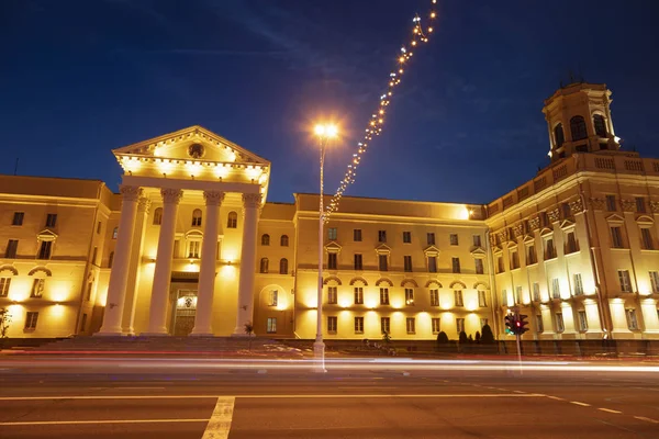 プロスペクト・ネザビシモスティに沿った照明された建築 - 独立 — ストック写真