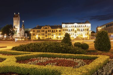 St Simon ve St Helena Kilisesi ve Prospekt Nezavisimosti - Ind