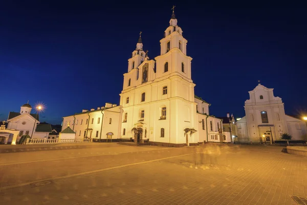 Архитектура Минска ночью — стоковое фото