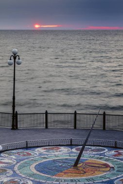 Svetlogorsk güneş saati  