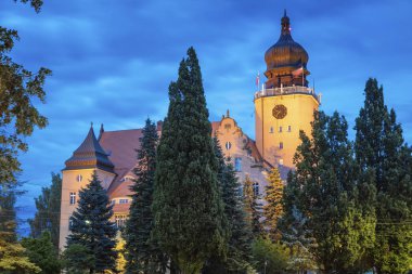Elblag belediye binası gece