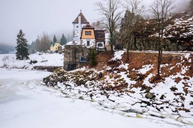 Spindleruv Mlyn 'deki baraj. Spindleruv Mlyn, Hradec Kralove, Çek.
